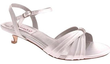 Dyeables Fiesta White Formal Shoes - SIZE - 8.5